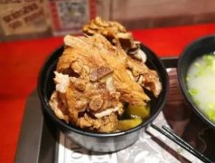 犟骨头排骨饭：投资11-15万元，创业致富的新选择