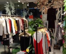 5元服装店加盟：稳健经营的五大关键要素